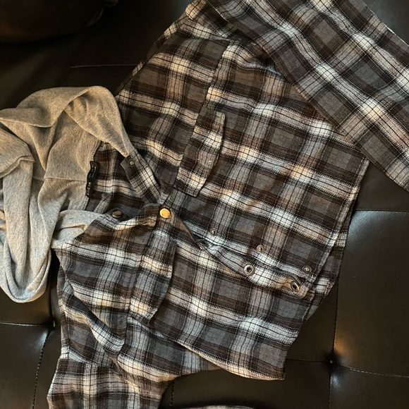 Multiple t-shirts - Picture 11 of 15